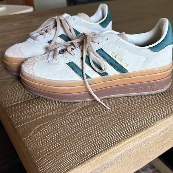 Adidas cream and green platform gazelles - Picture 2 of 4